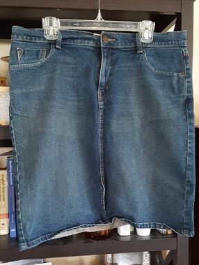 Levi's Dark Indigo Denim Skirt Sz 16